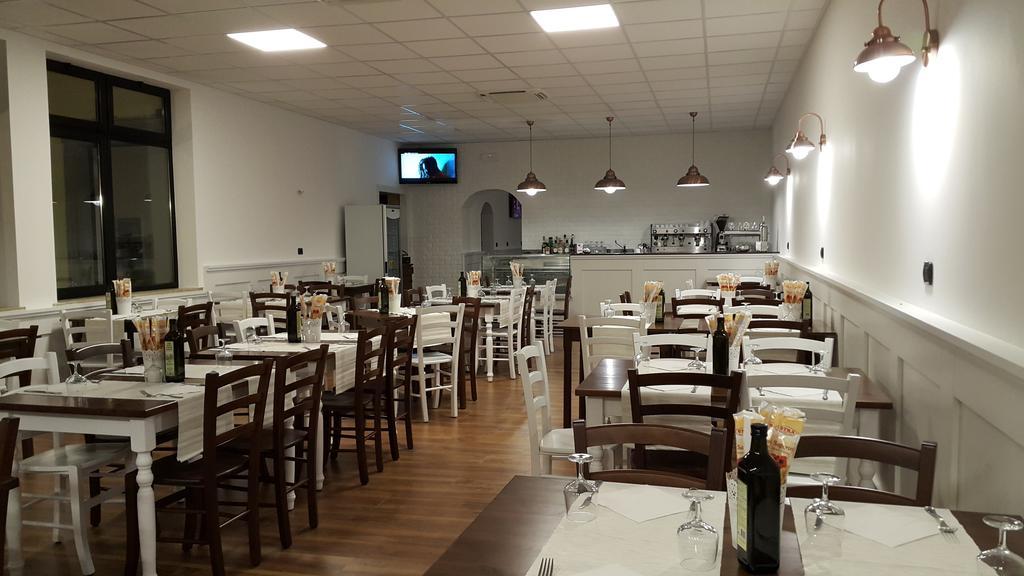 Albergo Pizzeria Sole Сан-Джованни-Лупатото Экстерьер фото