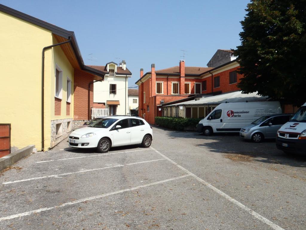 Albergo Pizzeria Sole Сан-Джованни-Лупатото Экстерьер фото